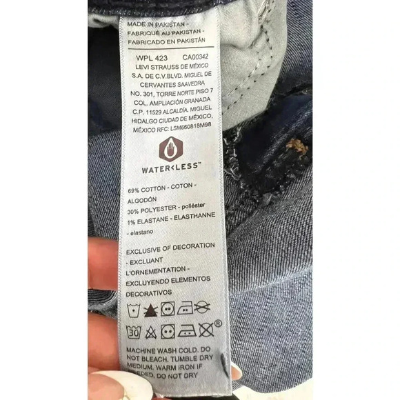 Signature by Levi Strauss & Co. Gold Label Women's Size Mid-Rise Shorts 20 W35 - Picture 8 of 11